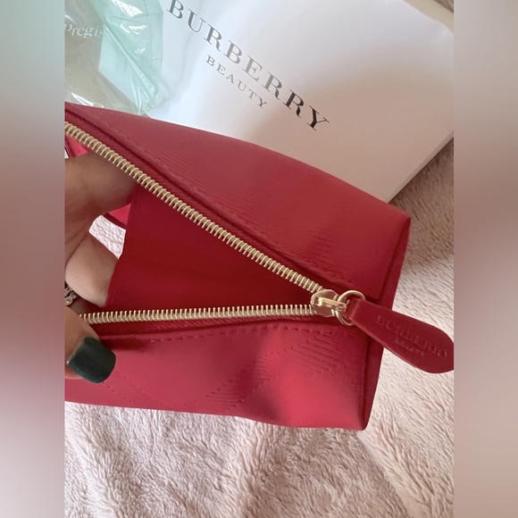 BURBERRY Beauty Limited Edition Large Military Red Nova Plaid Design Trousse - Picture 9 of 12